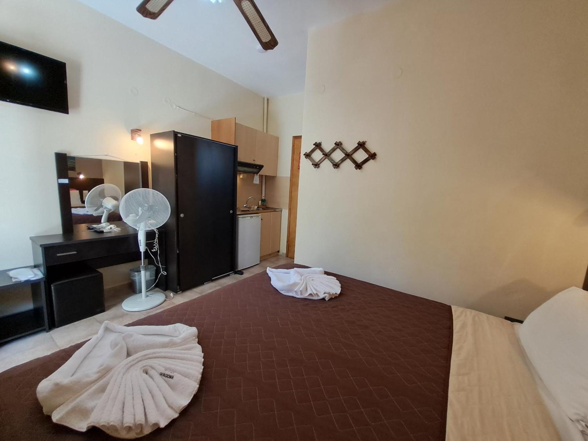 Gorgona Hotel Patitírion Buitenkant foto